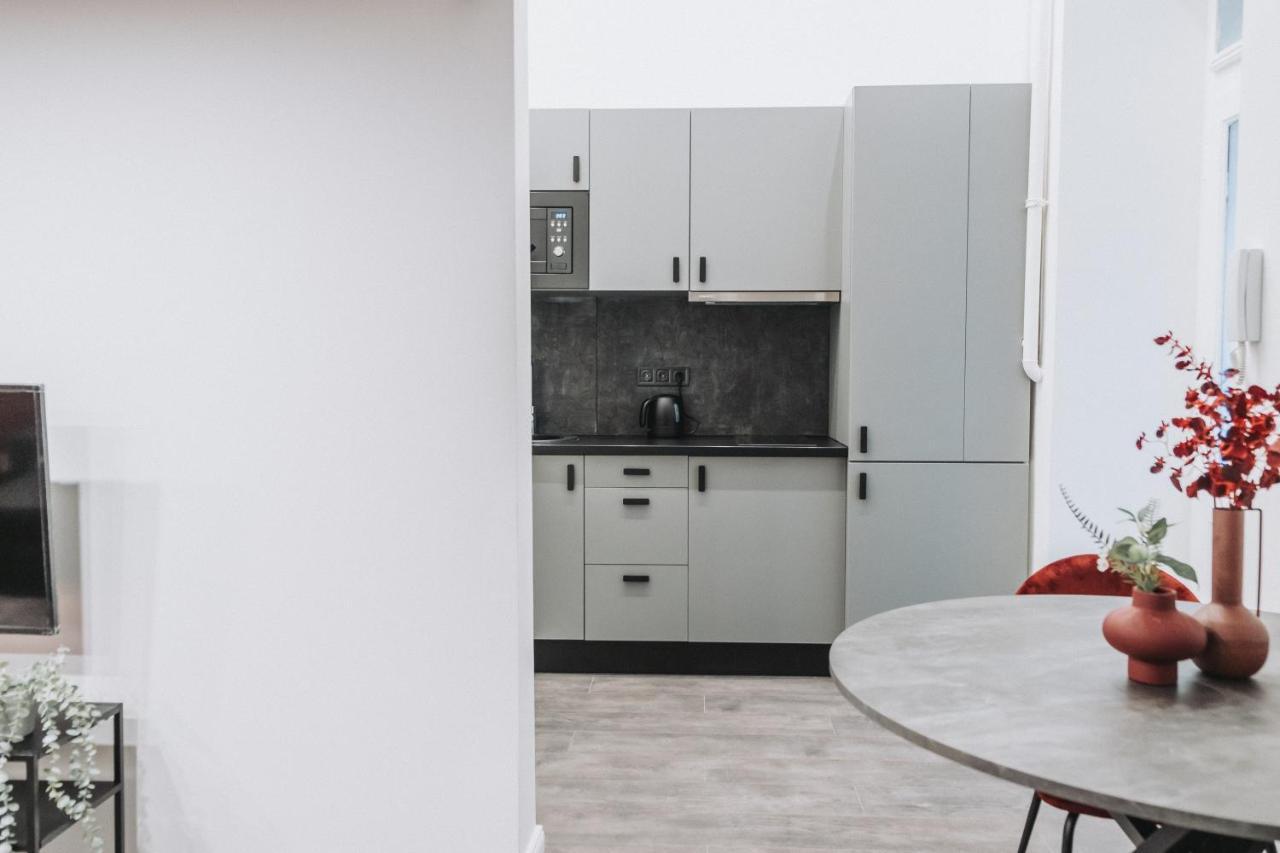 D84- Boutique Apartments, Best Location, By Bqa 布达佩斯 外观 照片